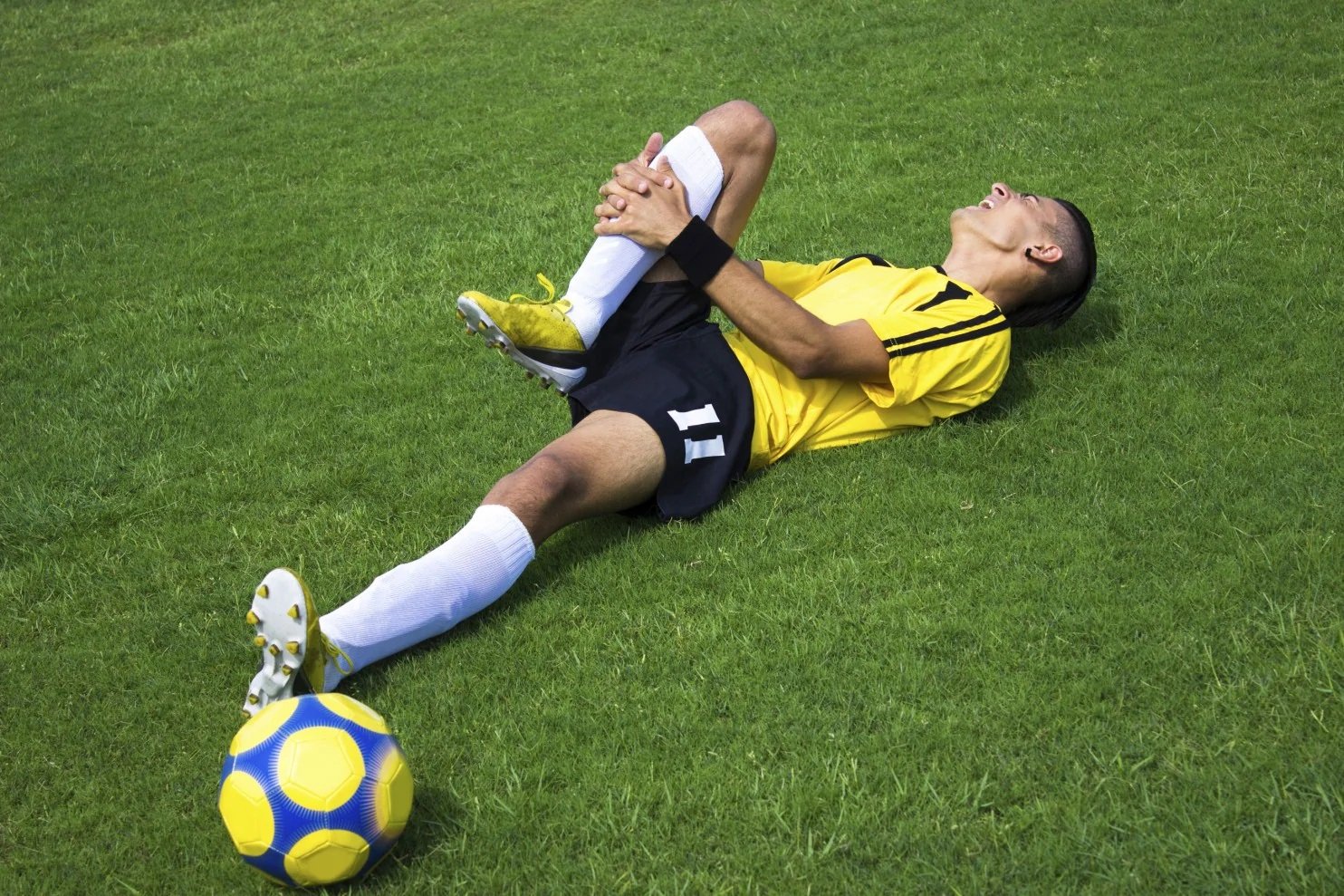 Gãy xương là một trong những chấn thương nghiêm trọng nhất khi chơi bóng