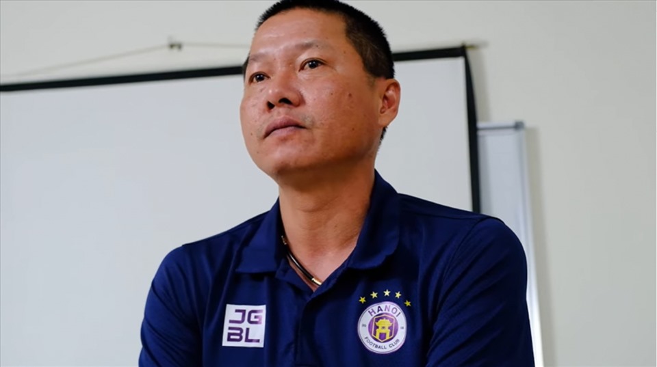 HLV Chu Đình Nghiêm chia tay HN FC