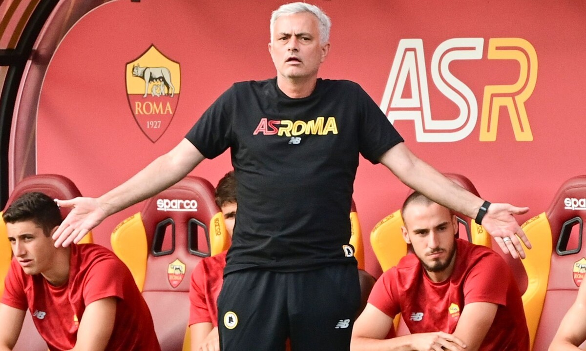 HLV Jose Mourinho như trở nên trẻ thêm vài tuổi khi về dẫn dắt AS Roma