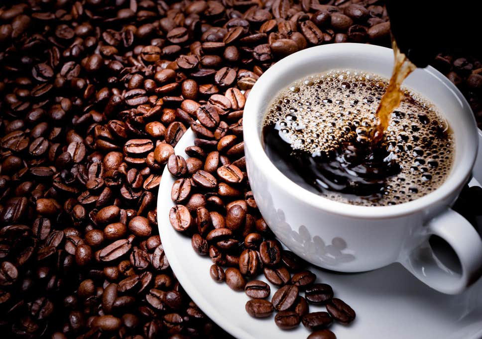 Caffeine là một chất kích thích tự nhiên thường được tìm thấy trong cà phê