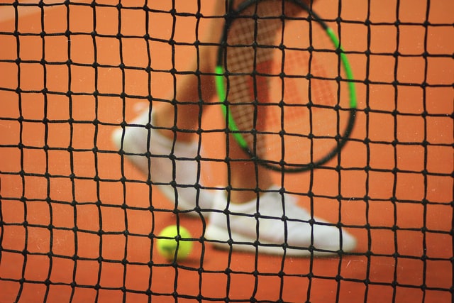 Bong gân dây chằng bên ngoài của mắt cá chân thường gặp trong tennis